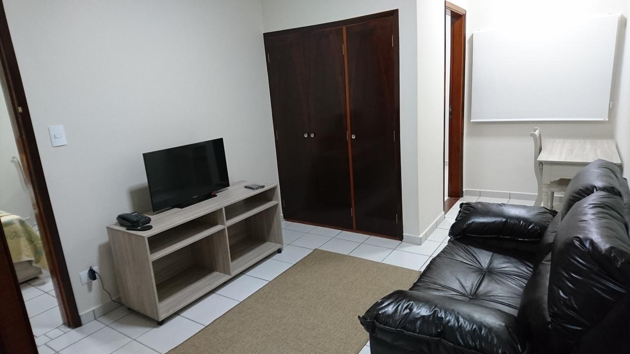 Hotel Premium Flat Ourinhos Buitenkant foto